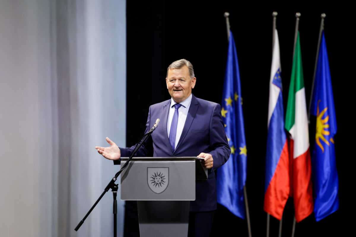 O PRIHODNOSTI UPRAVLJANJA TRAJNOSTNE MOBILNOSTI